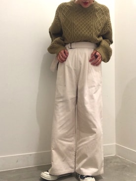 「ボリュームニット」｜「アイテム（スニーカー）」を使った、kimさん（レディース・154cm）の冬コーディネート