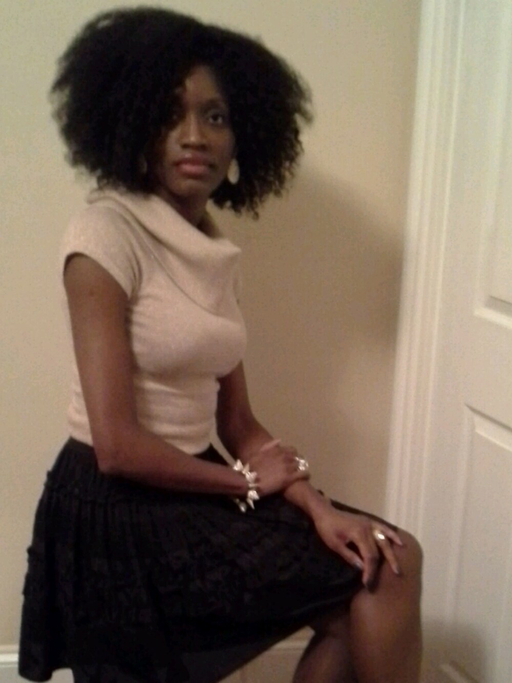 「Arden B、express、Jewelry、RING、skirt、tjmaxx、top、Wislter」｜Doris Romulusさんの冬コーディネートの1枚目の写真