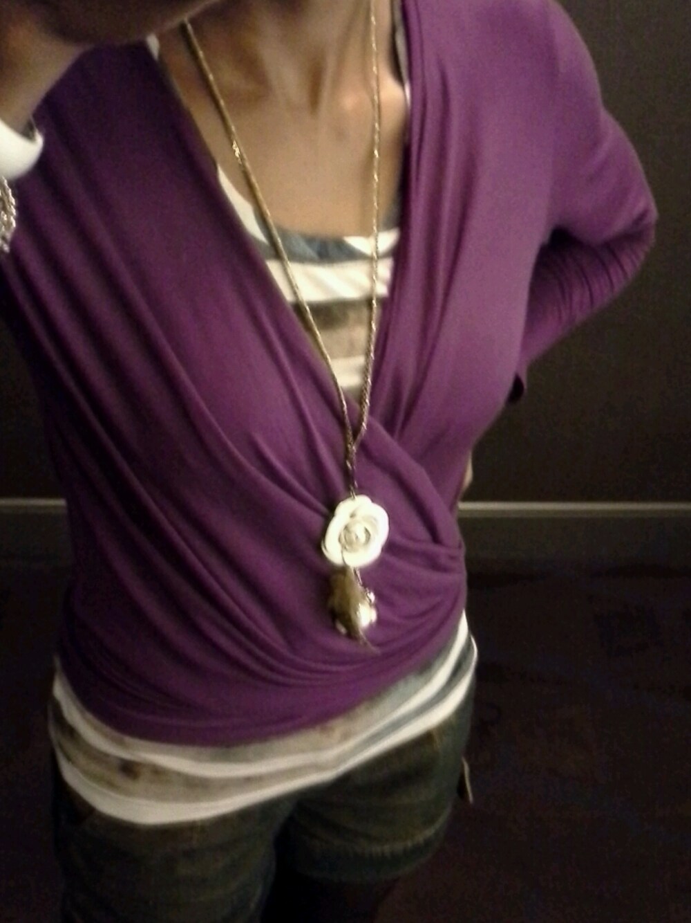 「ALDO、BCBG MAX AZRIA、booties、Calvin Klein、delias、Jewelry、shorts、sweater、tjmaxx、top」｜Doris Romulusさんの冬コーディネートの1枚目の写真