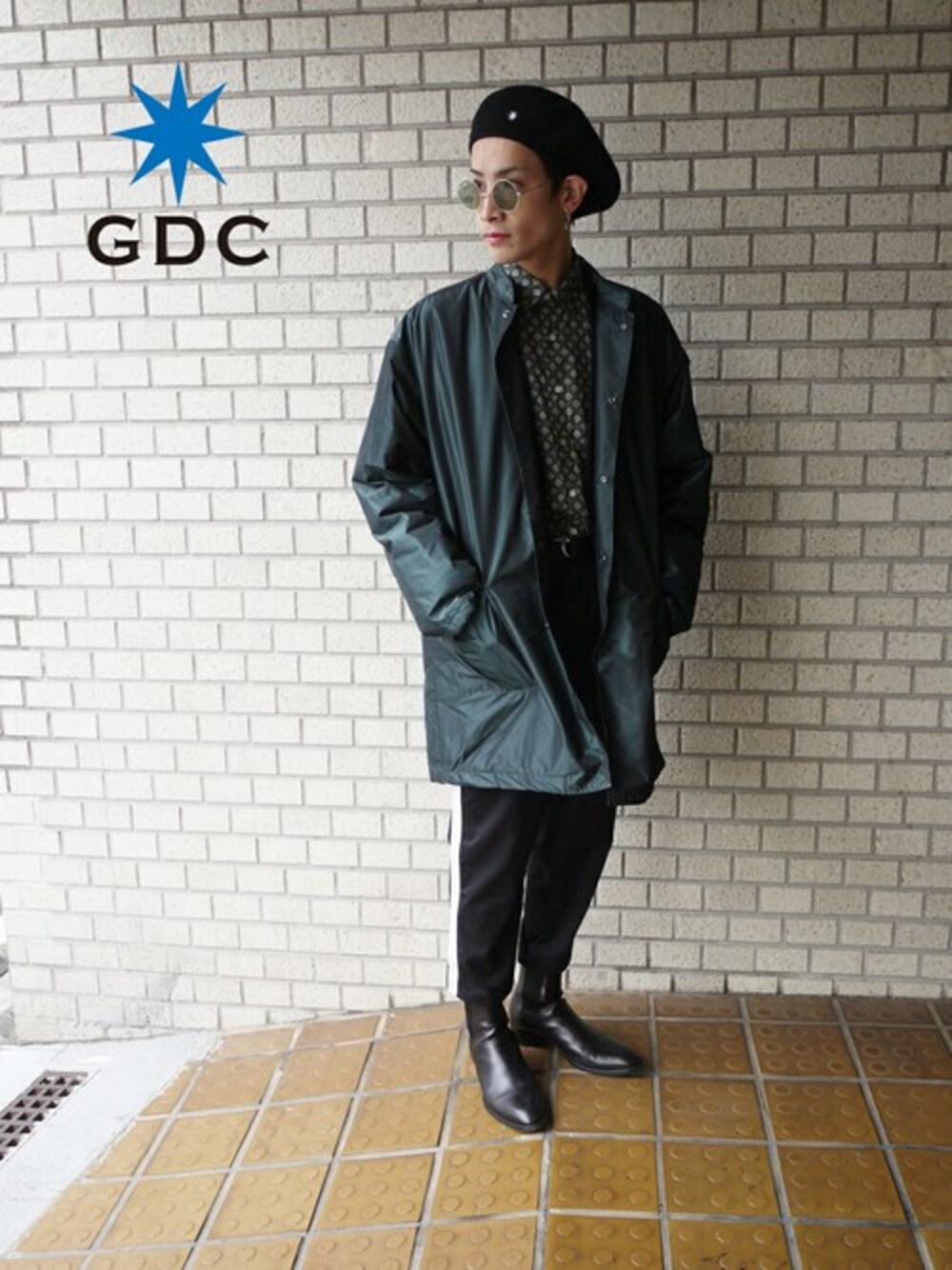 GDC LOGISTICS－SHOHEIさんの「BAND COLLAR BENCH COAT（GDC）」を使ったコーディネート
