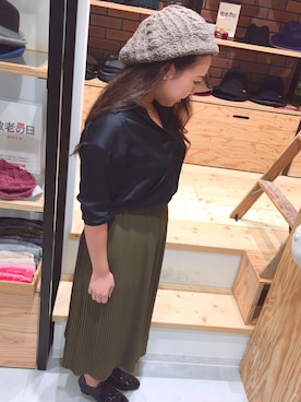 「ゆるゆる」｜「アイテム（ハンチング/ベレー帽）」を使った、14+ 阪急三番街店 スタッフさん（レディース・160cm）の秋コーディネート