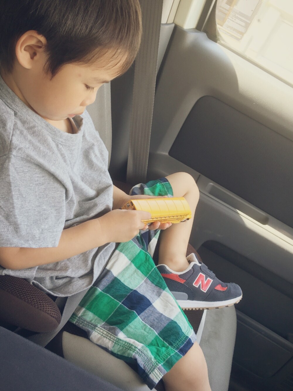 「ニューバランス、GU、ビッグT、ハーフパンツ」｜「NEW BALANCEのＮｅｗＢａｌａｎｃｅ　Ｋ３１３（スニーカー、ブルー系）」を使った、kariheiさん（キッズ・100cm）の春コーディネートの1枚目の写真