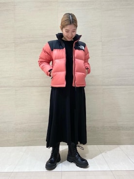 「アイテム（ダウンジャケット/コート、ピンク系）」を使った、谷口　佳奈さん（レディース・153cm）の冬コーディネート