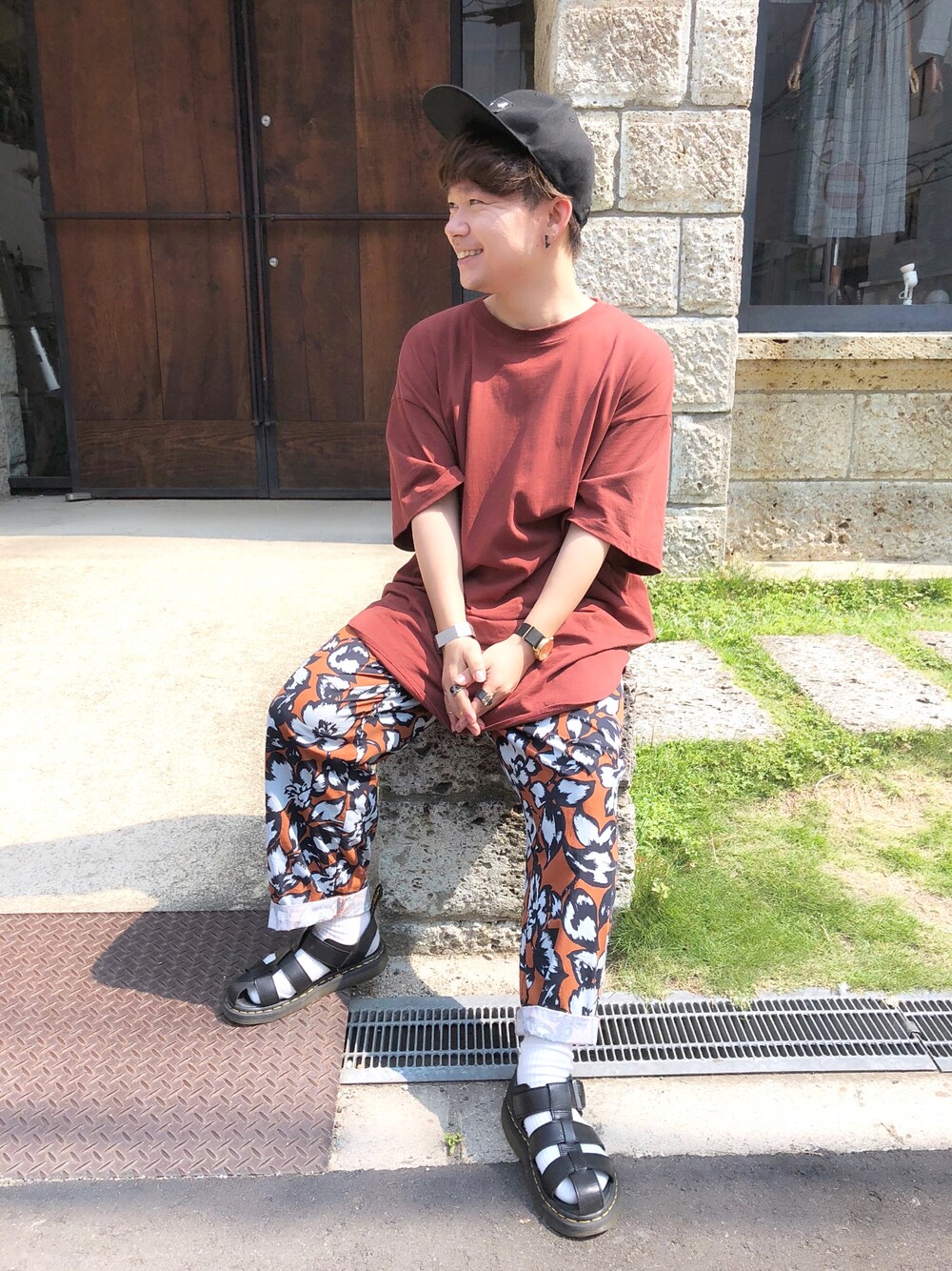 「夏のワントーンコーデ、ミニマム男子、158cm、ブラウン、おしゃれさんと繋がりたい、ビックシルエット、夏コーデ、ootd」｜「JEANASISのスリットBIGTEE/795379（Tシャツ/カットソー、ブラウン系）」を使った、たけminiさん（メンズ・158cm）の夏コーディネートの1枚目の写真