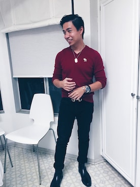 「Abercrombie&Fitch（アバークロンビーアンドフィッチ）のアイテム（スウェット）」を使った、Andrew Siaさん（メンズ・173cm）の冬コーディネート