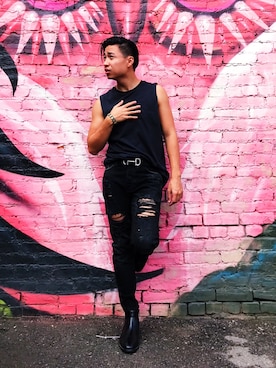 「TOPMAN（トップマン）のアイテム（Tシャツ/カットソー）」を使った、Andrew Siaさん（メンズ・173cm）の冬コーディネート