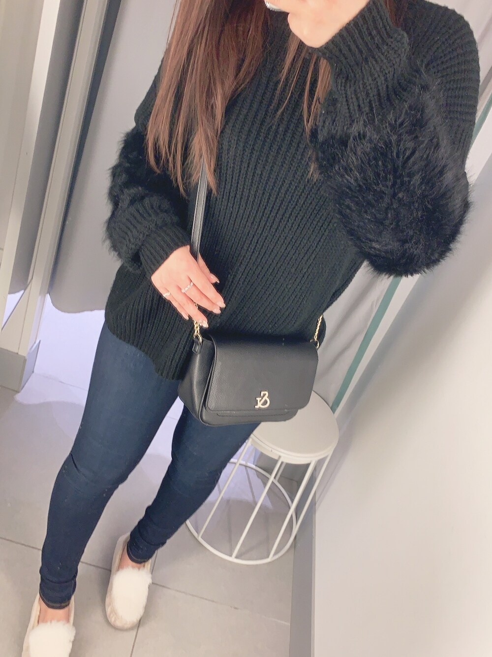 「今日のコーデ、ラフ、きれいめカジュアル、高身長女子」｜「Doula Doulaのボリュームファーニット（ニット/セーター、ブラック系）」を使った、Nanaさん（レディース・170cm）の冬コーディネートの1枚目の写真