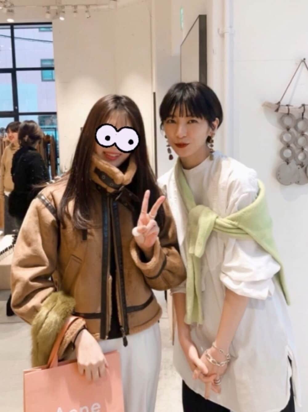 「LIFEs」｜「SPIRALGIRLのファーストラップバッグ（ハンドバッグ、ベージュ系）」を使った、jijiさん（レディース・160cm）の冬コーディネートの1枚目の写真