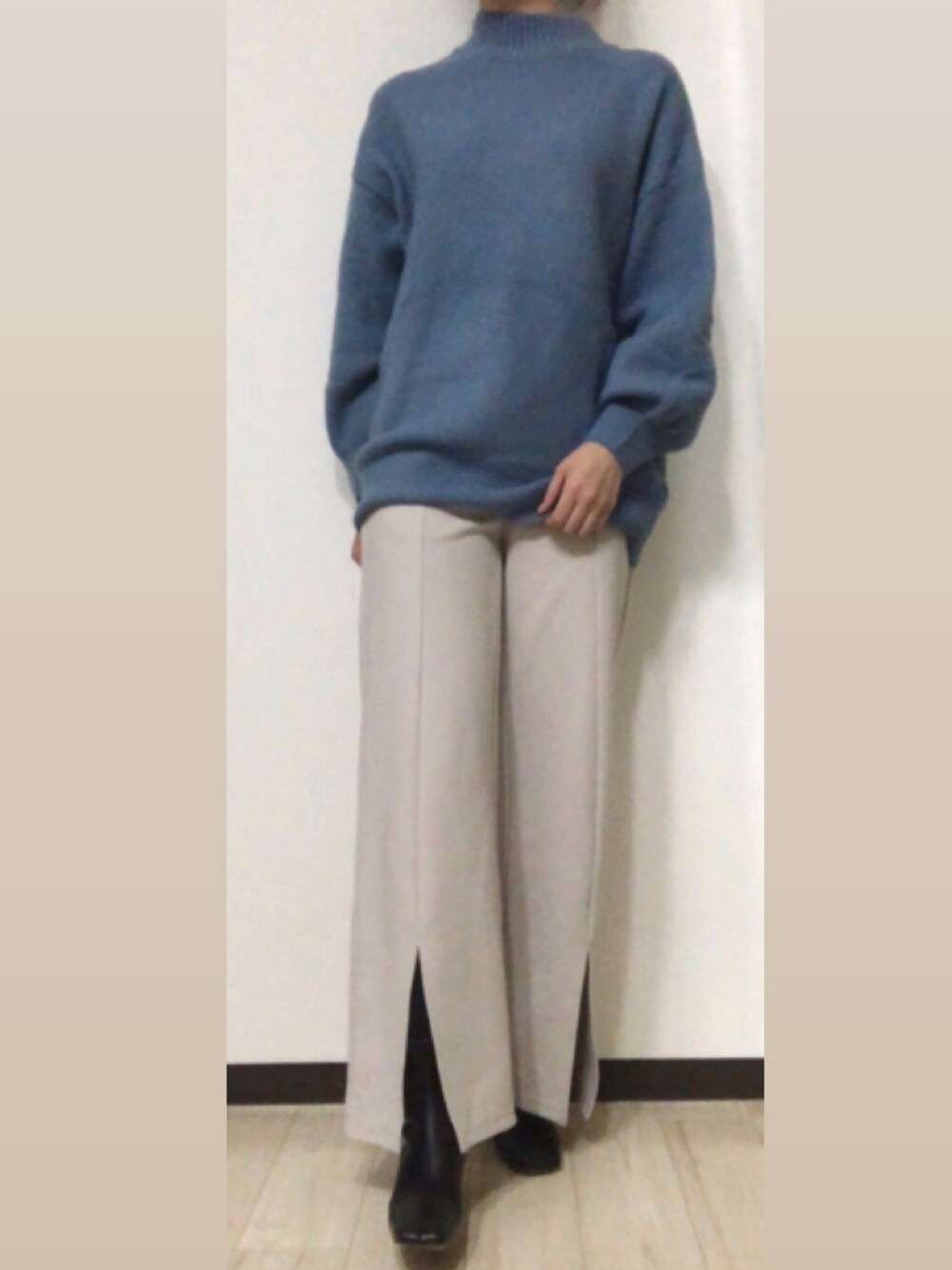 「WEGOのWEGO/ハイネックビッグシルエットニット（ニット/セーター、ブルー系）」を使った、jijiさん（レディース・160cm）の冬コーディネートの1枚目の写真