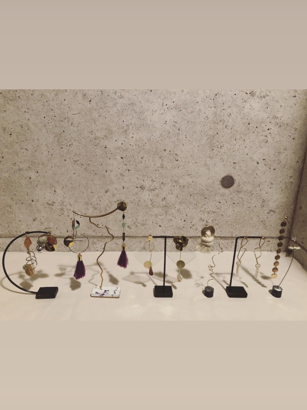 「アクセサリーコレクション、ピアス、メタリック」｜「viajeroのアイテム（ピアス（両耳用）、ゴールド系）」を使った、jijiさん（レディース・160cm）の冬コーディネートの1枚目の写真