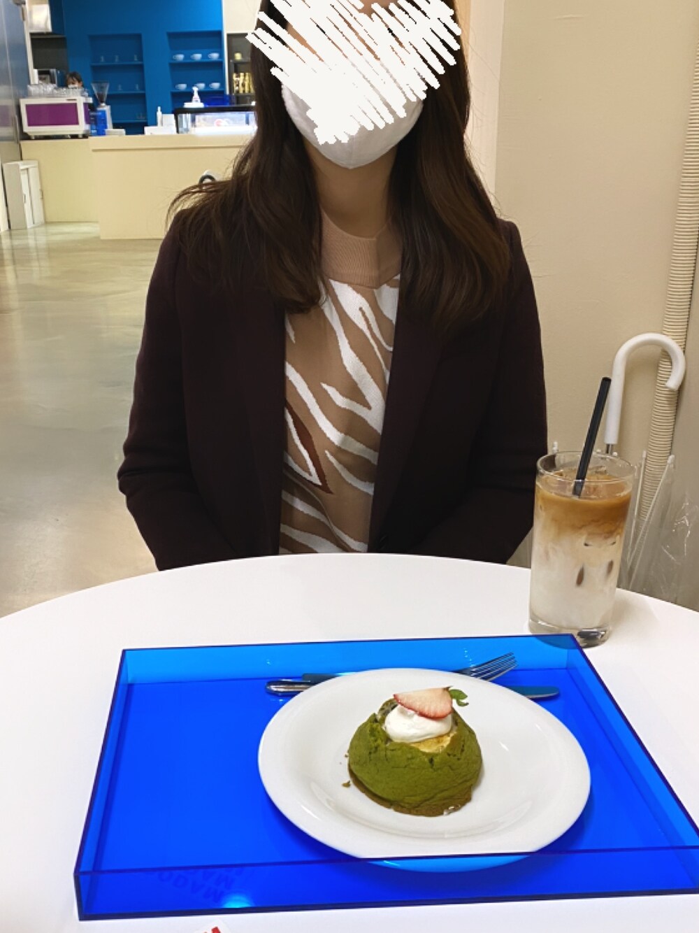 「大人カジュアル、ゼブラ柄コーデ、ジャガー、ジャガードニット、チョコ色に染まれ、休日スタイル、韓国ファッション、ロングスカート」｜「STUDIOUSの【STUDIOUS】Super140'sチェスターコート（チェスターコート、ブラウン系）」を使った、jijiさん（レディース・160cm）の冬コーディネートの1枚目の写真