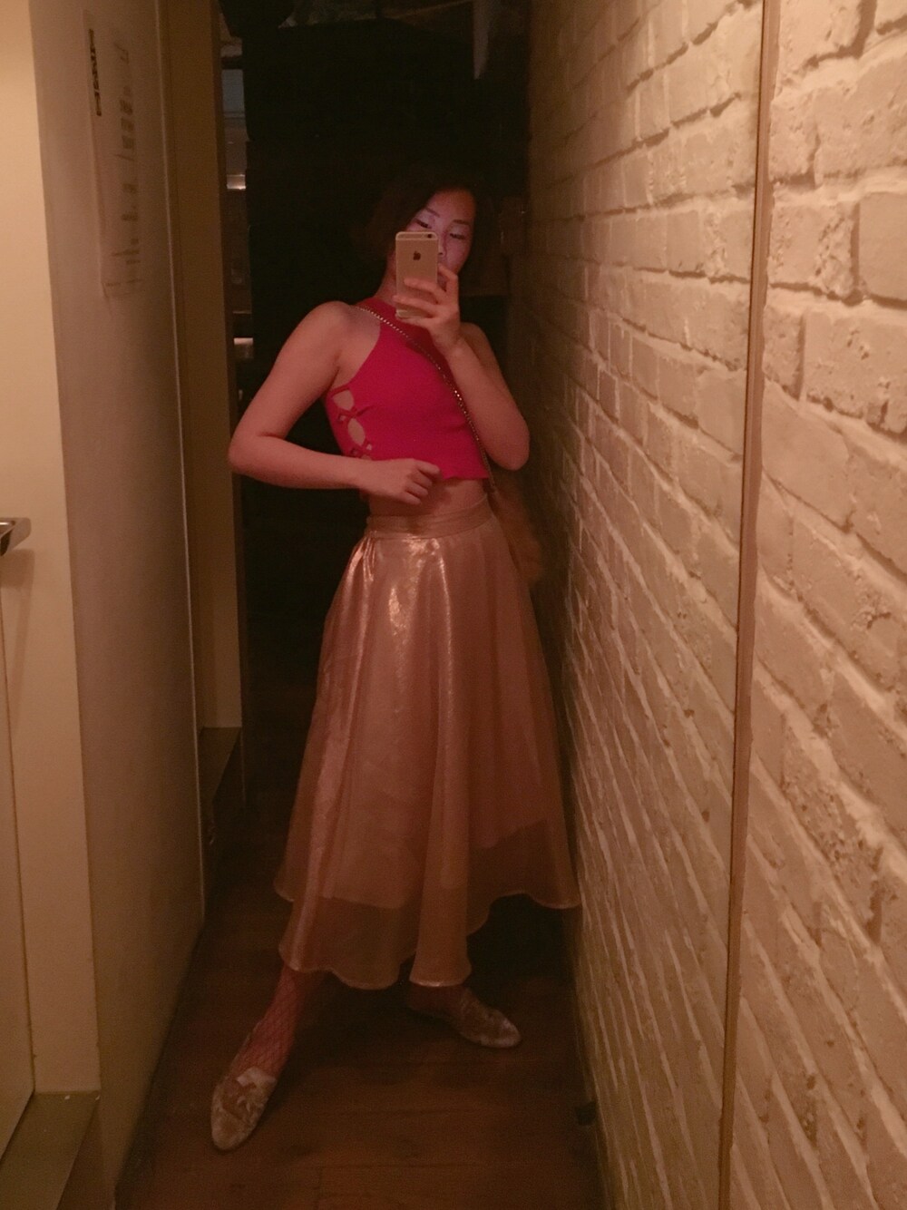 「春コーデ、ootd、オトナ女子、fashion、ハイウエスト、キラキラ、スカート、ピンク、セクシー」｜「ANAPのアイテム（トップス、レッド系）」を使った、Lolaさん（レディース・161cm）の春コーディネートの1枚目の写真