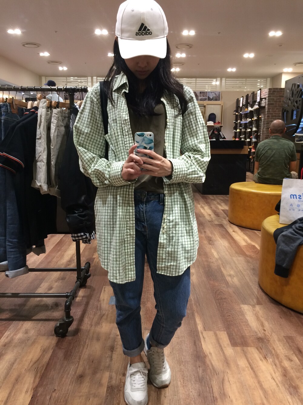 「adidas、CAP、casual、ootd、春」｜「adidasのアイテム（キャップ、ホワイト系）」を使った、D77さん（レディース・160cm）の春コーディネートの1枚目の写真