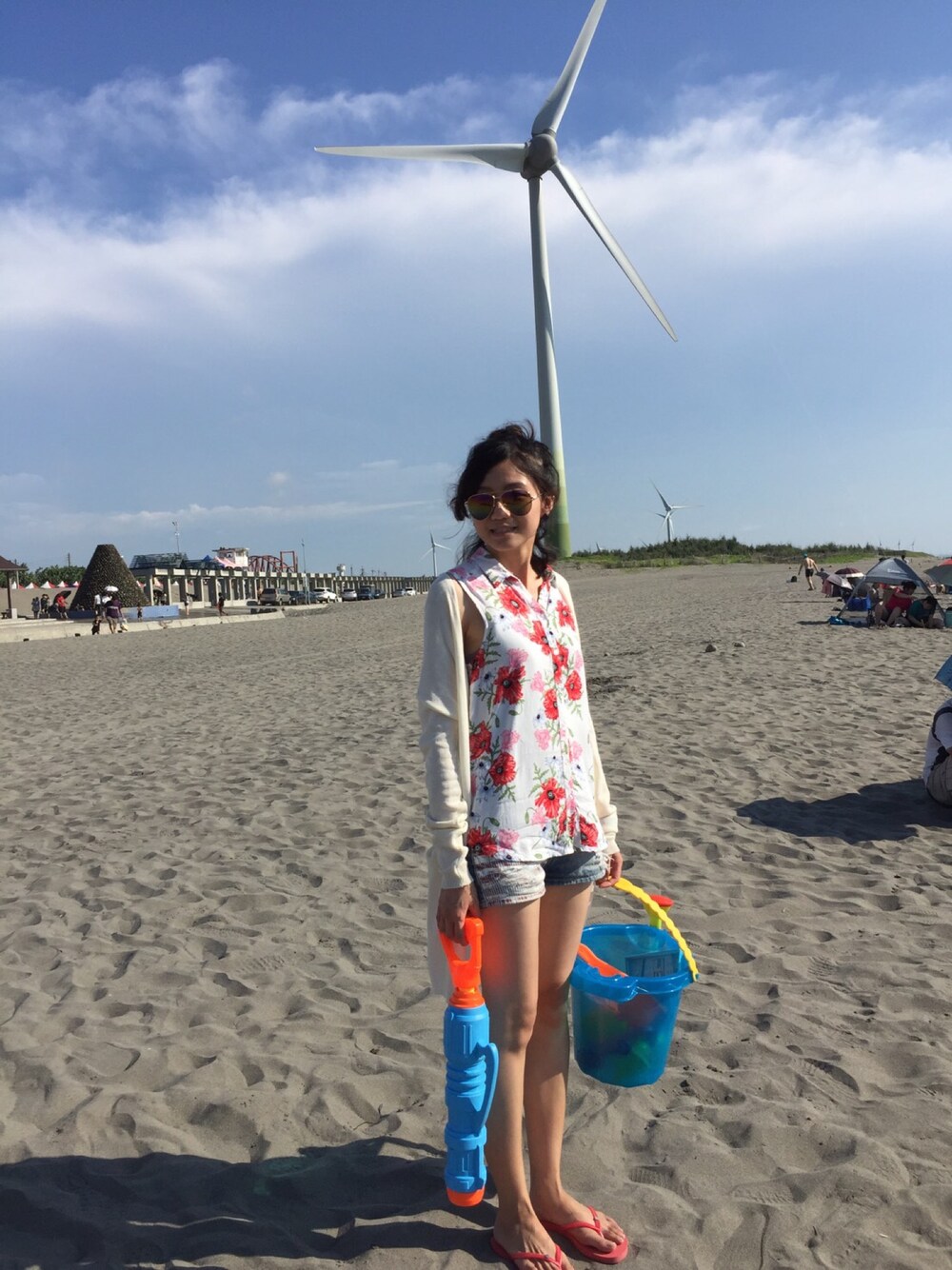 「beach」｜「ZARAのアイテム（シャツ/ブラウス、その他）」を使った、Evelyn Hさん（レディース・159cm）の夏コーディネートの1枚目の写真