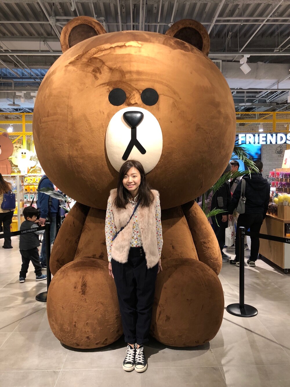 「Taichung」｜「UNIQLOのアイテム（シャツ/ブラウス、その他）」を使った、Evelyn Hさん（レディース・159cm）の冬コーディネートの1枚目の写真