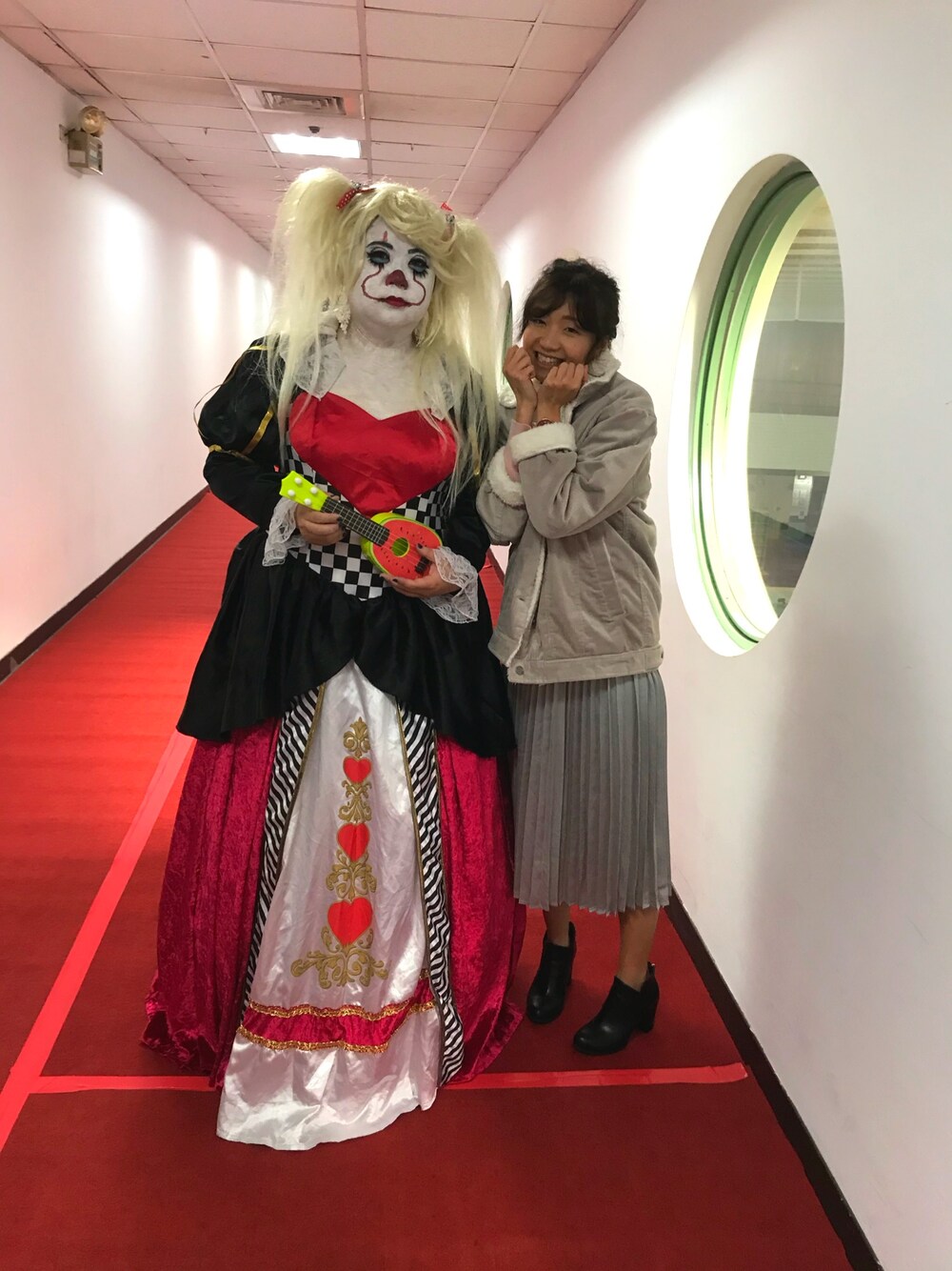 「台北」｜「LOWRYS FARMのアイテム（ジャケット/アウター、ピンク系）」を使った、Evelyn Hさん（レディース・159cm）の冬コーディネートの1枚目の写真