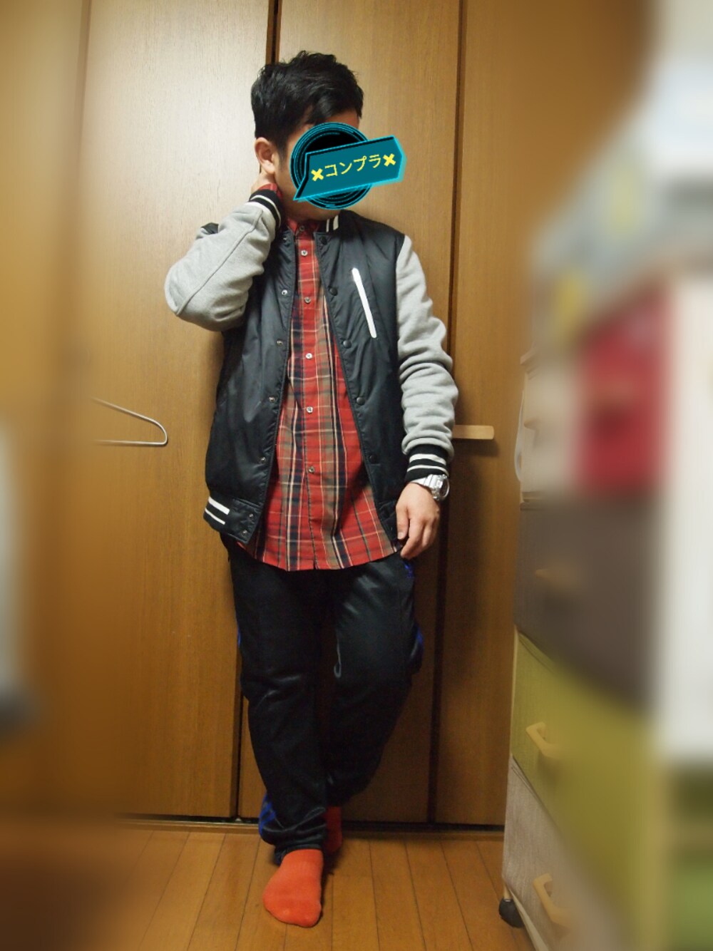 「スタジャン、チェックシャツ、シャツスタイル、ビッグシルエット、ジョガーパンツ、スニーカー、VANS、秋コーデ、低身長、おしゃれさんと繋がりたい」｜「G-SHOCKのアイテム（アナログ腕時計、その他）」を使った、©︎hiviDevさん（メンズ・160cm）の秋コーディネートの1枚目の写真