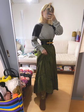 「部屋撮り」｜「アイテム（スウェット）」を使った、千紘さん（レディース・154cm）の秋コーディネート