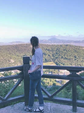 「UNIQLO（ユニクロ）のスタジオサンダーソンフォーユニクログラフィックT（半袖）（Tシャツ/カットソー、ホワイト系）」を使った、SummerShiekiさん（レディース・168cm）の夏コーディネート