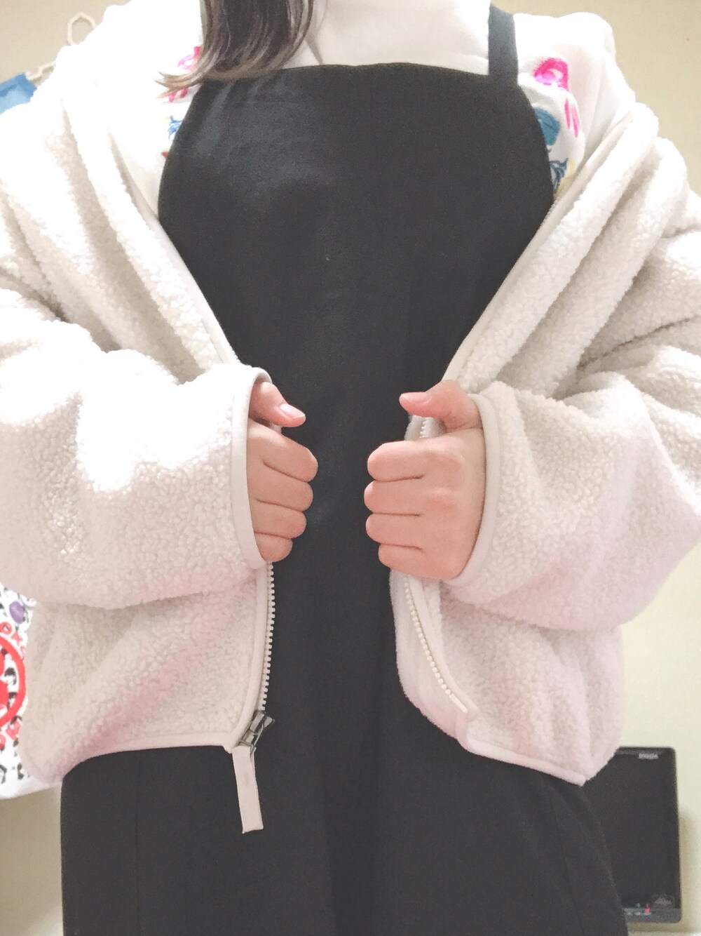 「AMERICAN HOLICのバックリボンサロペット（サロペット/オーバーオール、ブラック系）」を使った、︎ここ☺︎︎12歳さん（レディース・155cm）の冬コーディネートの1枚目の写真