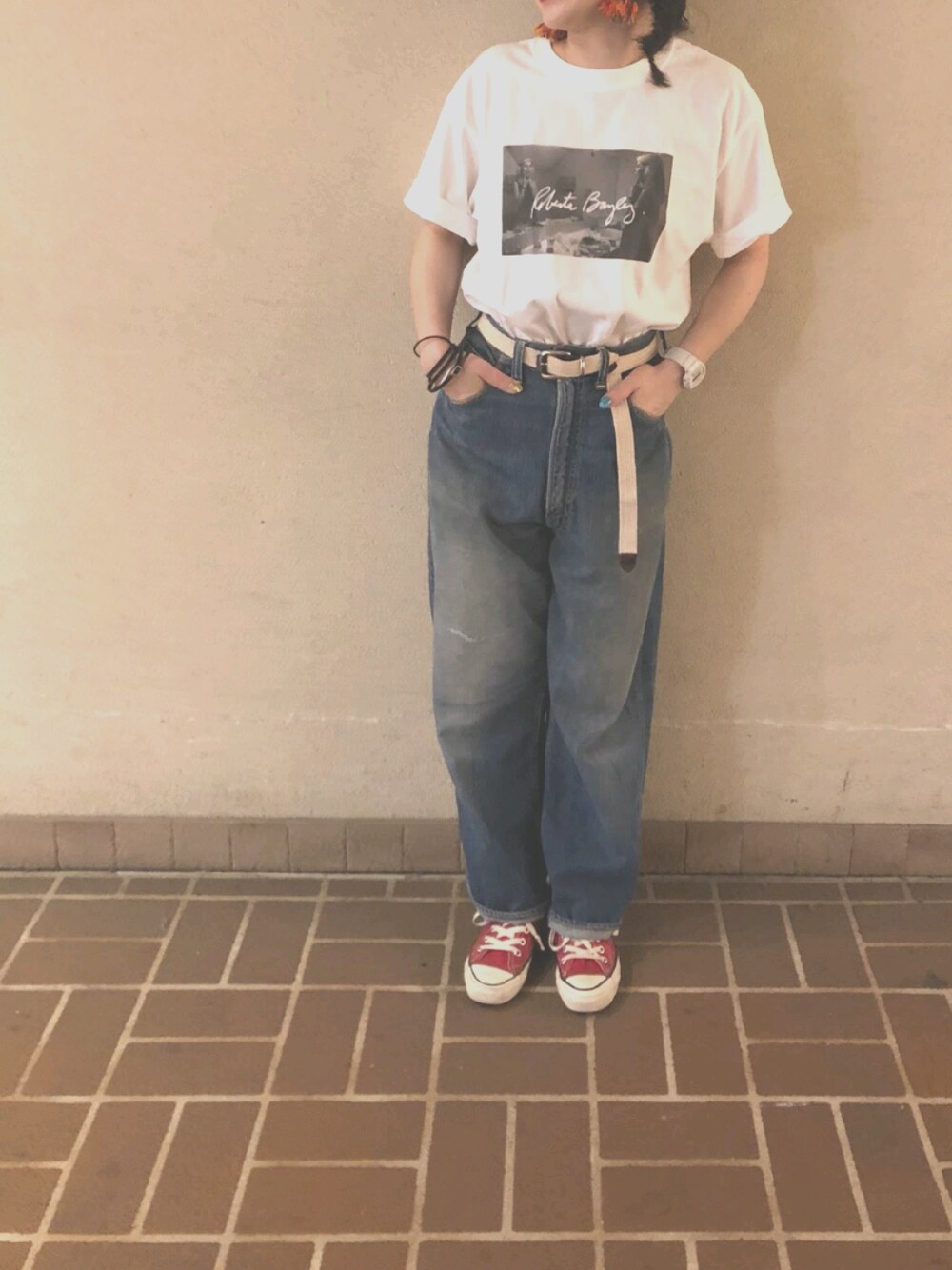 「夏だ！Tシャツ着よう！、古着、converse、赤、80's、50's、701、フォトT、Roberta Bayley、BCSTOCK」｜「ROCK STANLEY

のアイテム（Tシャツ/カットソー、ホワイト系）」を使った、malonnnnnnnさん（レディース・156cm）の夏コーディネートの1枚目の写真