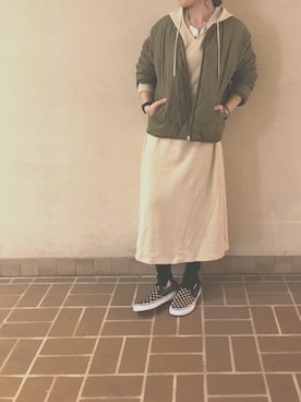 「ワンピース×スニーカー」｜「アイテム（スリッポン）」を使った、malonnnnnnnさん（レディース・156cm）の秋コーディネート