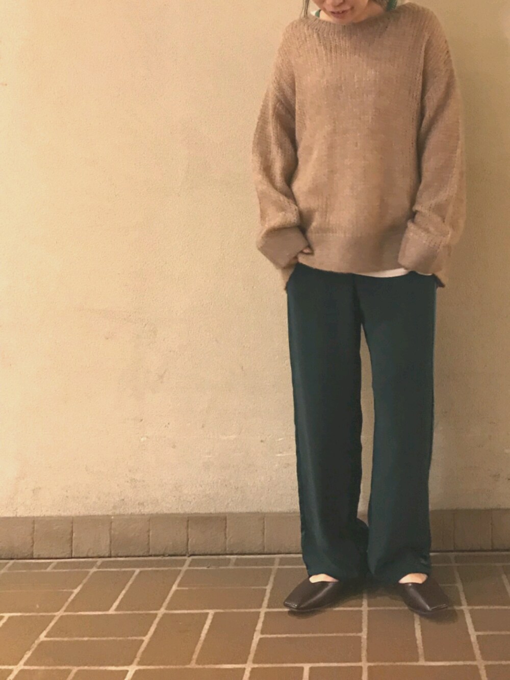 「秋のコーデ、秋、ラクチンコーデ、カラーパンツ、モヘアニット、ラインパンツ、パンプス、BCSTOCK」｜「B.C STOCKのアイテム（ニット/セーター、ベージュ系）」を使った、malonnnnnnnさん（レディース・156cm）の秋コーディネートの1枚目の写真