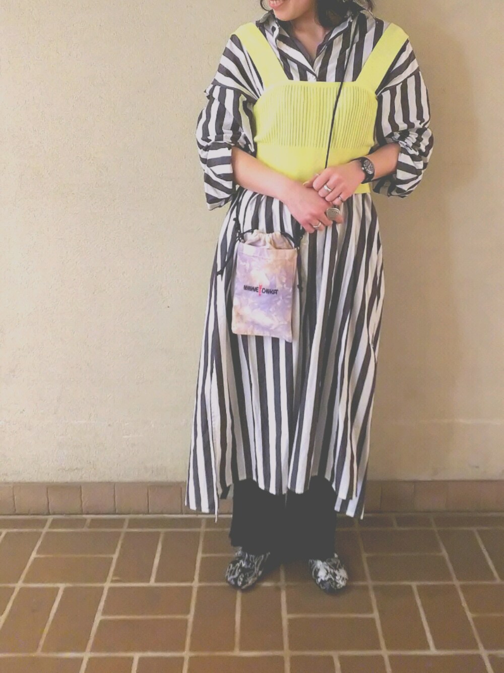 「春めきシューズ、春カラー、タビブーツ、シャツワンピ、イエロー、ストライプ、タイダイ柄」｜「JOURNAL STANDARDのアイテム（シャツワンピース、その他）」を使った、malonnnnnnnさん（レディース・156cm）の春コーディネートの1枚目の写真