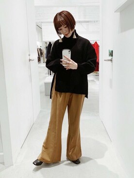 「TOGA PULLA（トーガ　プルラ）のアイテム（イヤリング）」を使った、Hitaka  Mahoさん（レディース・163cm）の秋コーディネート