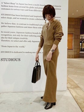 「TOGA PULLA（トーガ　プルラ）のアイテム（イヤリング）」を使った、Hitaka  Mahoさん（レディース・163cm）の秋コーディネート