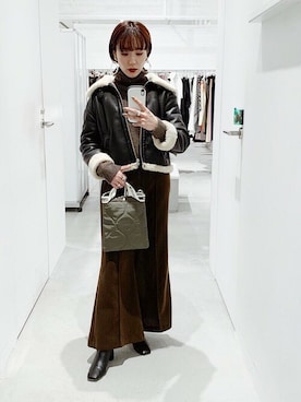 「STUDIOUS（ステュディオス）のアイテム（ムートンコート）」を使った、Hitaka  Mahoさん（レディース・163cm）の冬コーディネート