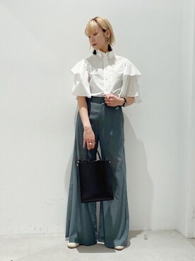 「TOGA PULLA（トーガ　プルラ）のアイテム（イヤリング）」を使った、Hitaka  Mahoさん（レディース・163cm）の春コーディネート