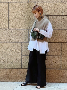 「部屋撮り」｜「アイテム（アクセサリー）」を使った、Hitaka  Mahoさん（レディース・163cm）の春コーディネート