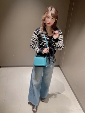 「DIESEL（ディーゼル）のレディースBIGロゴ スモールクロスボディバッグ（ショルダーバッグ、ブルー系）」を使った、mさん（レディース・164cm）の春コーディネート