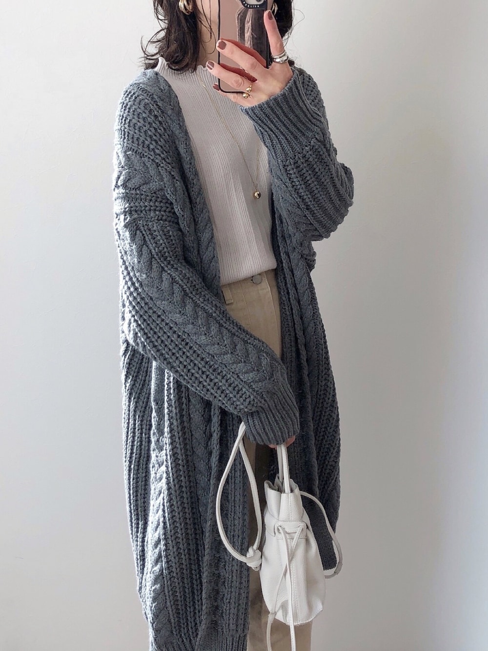 「laggemeのアイテム（カーディガン/ボレロ、グレー系）」を使った、kaochocoさん（レディース・161cm）の冬コーディネートの1枚目の写真
