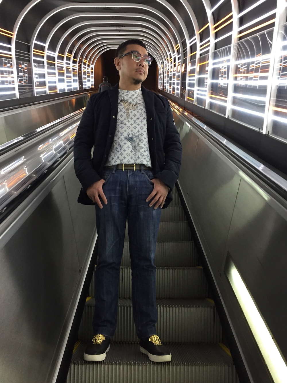 「MONCLER GAMME BLEUのアイテム（ジャケット/アウター、ブルー系）」を使った、groon🌱さん（メンズ・170cm）の春コーディネートの1枚目の写真