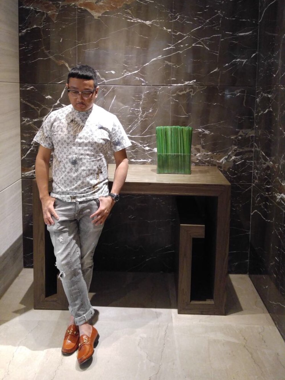 「LOUIS VUITTONのアイテム（Tシャツ/カットソー、ホワイト系）」を使った、groon🌱さん（メンズ・170cm）の夏コーディネートの1枚目の写真