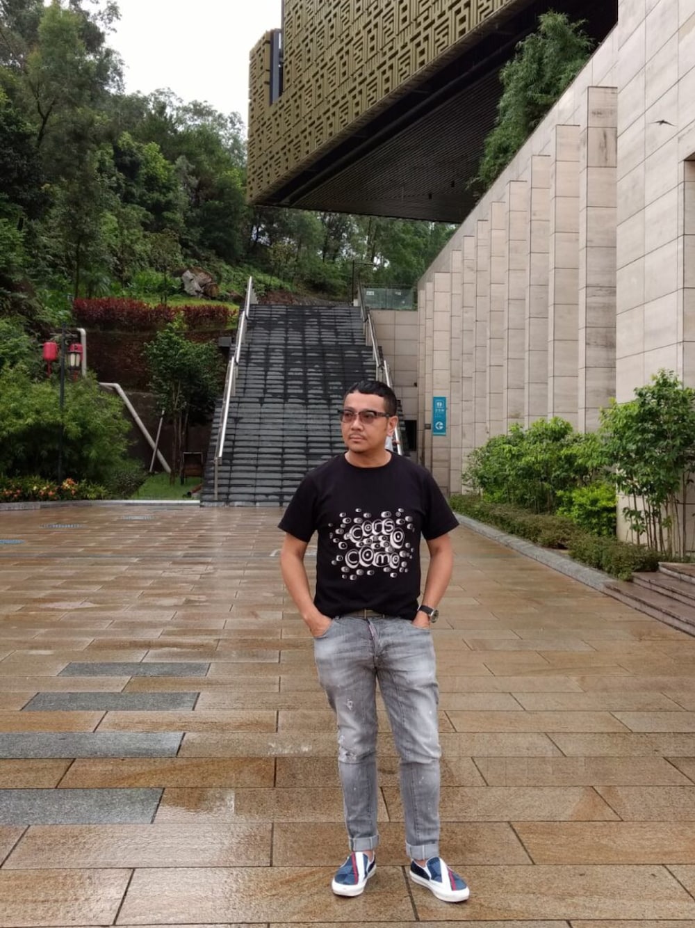 「10 Corso Comoのアイテム（Tシャツ/カットソー、ブラック系）」を使った、groon🌱さん（メンズ・170cm）の夏コーディネートの1枚目の写真