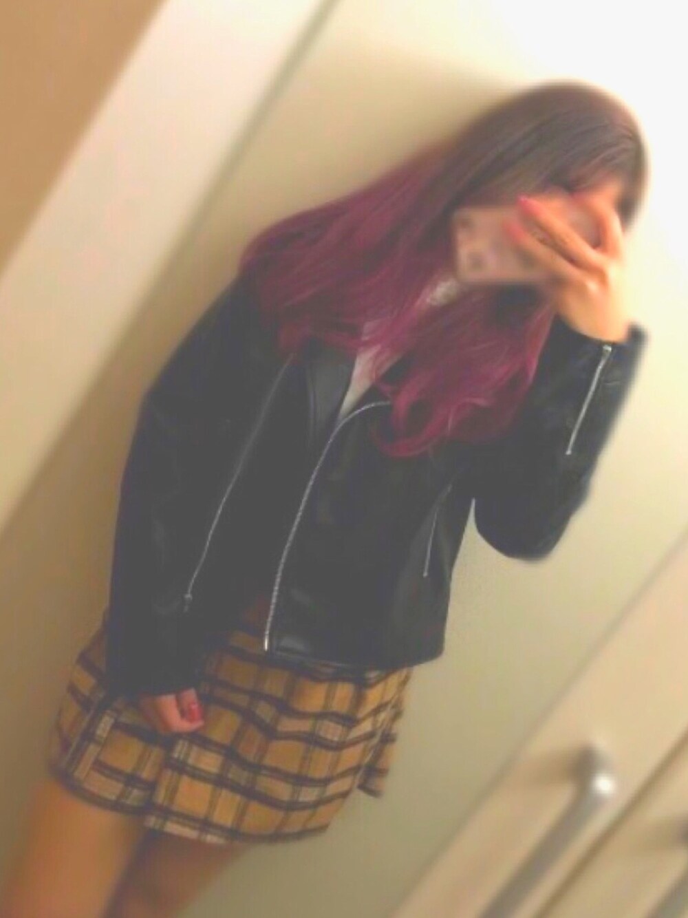 「チェック、ライダース、WEGO、Honeys」｜「Honeysのレースプルオーバー（Tシャツ/カットソー、ホワイト系）」を使った、まかろんさん（レディース・153cm）の春コーディネートの1枚目の写真
