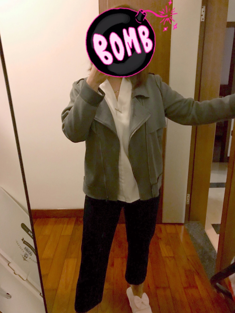 「ZARAのアイテム（シャツ/ブラウス、ホワイト系）」を使った、Kaylin Luさん（レディース・155cm）の春コーディネートの1枚目の写真
