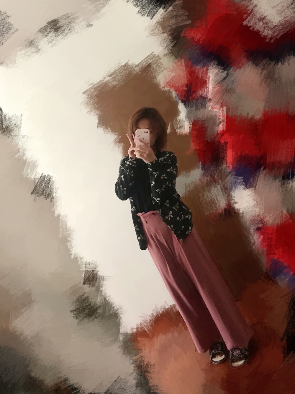 「ZARAのアイテム（Tシャツ/カットソー、ブラック系）」を使った、Kaylin Luさん（レディース・155cm）の春コーディネートの1枚目の写真