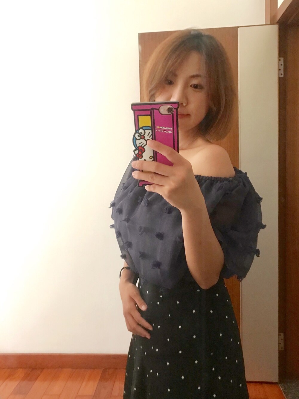 「chuuのアイテム（Tシャツ/カットソー、ブルー系）」を使った、Kaylin Luさん（レディース・155cm）の春コーディネートの1枚目の写真