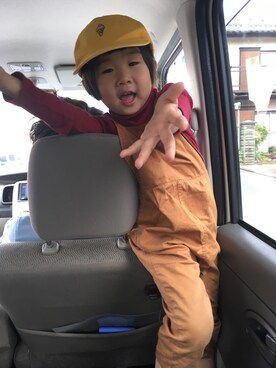 「アイテム（サロペット/オーバーオール、オレンジ系）」を使った、hanaaさん（キッズ・110cm）の秋コーディネート