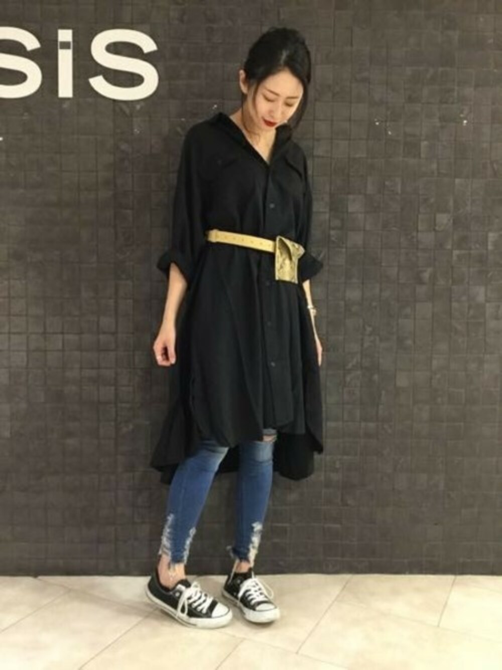 「JEANASiS、レイヤードスタイル、ジーナシス、シャツワンピ、スキニーデニム、クラッシュデニム、黒ワンピ」｜JEANASIS エスパル仙台店STAFFさん（レディース・165cm）の秋コーディネートの1枚目の写真