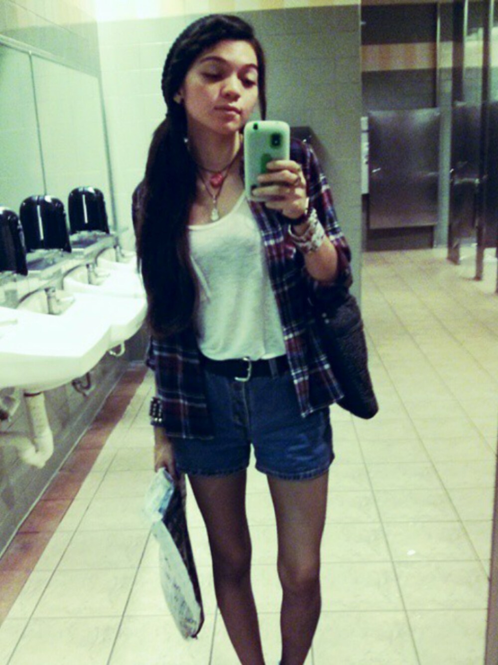 「denimshorts、summer、girl」｜「Levi'sのアイテム（その他、ブルー系）」を使った、Paulina Sjöbergさん（レディース・175cm）の夏コーディネートの1枚目の写真