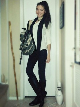 「Thrift Storeのアイテム（ブーツ、ブラック系）」を使った、Paulina Sjöbergさん（レディース・175cm）の夏コーディネート