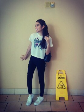 「UNKNOWN.（アンノウン）のアイテム（Tシャツ/カットソー、その他）」を使った、Paulina Sjöbergさん（レディース・175cm）の夏コーディネート