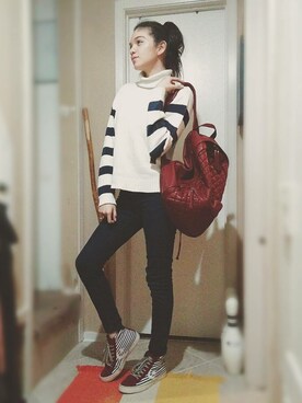 「Aeropostale（エアロポステー）のアイテム（バックパック/リュック、レッド系）」を使った、Paulina Sjöbergさん（レディース・175cm）の夏コーディネート