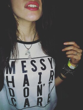 「Rue21のアイテム（Tシャツ/カットソー、その他）」を使った、Paulina Sjöbergさん（レディース・175cm）の夏コーディネート