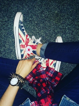 「CONVERSE（コンバース）のアイテム（スニーカー、ブラック系）」を使った、Paulina Sjöbergさん（レディース・175cm）の夏コーディネート